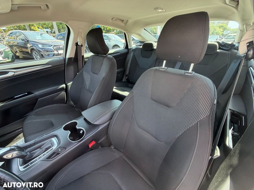 Ford Mondeo 2.0 HEV Titanium - 16