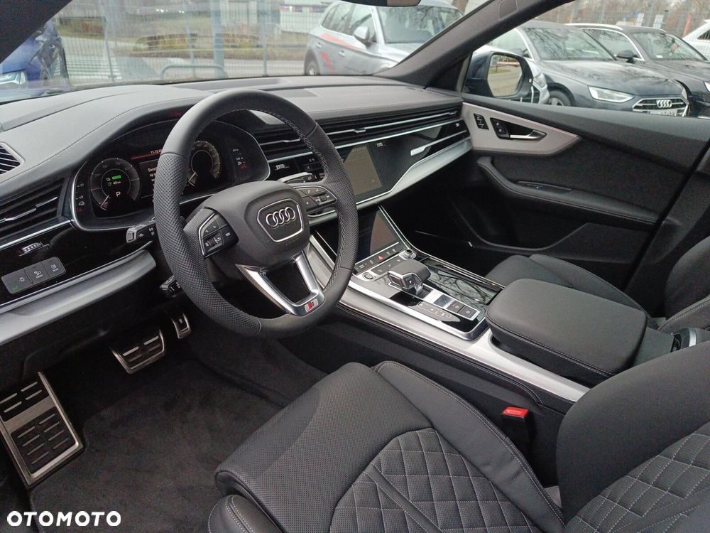 Audi Q8 - 12