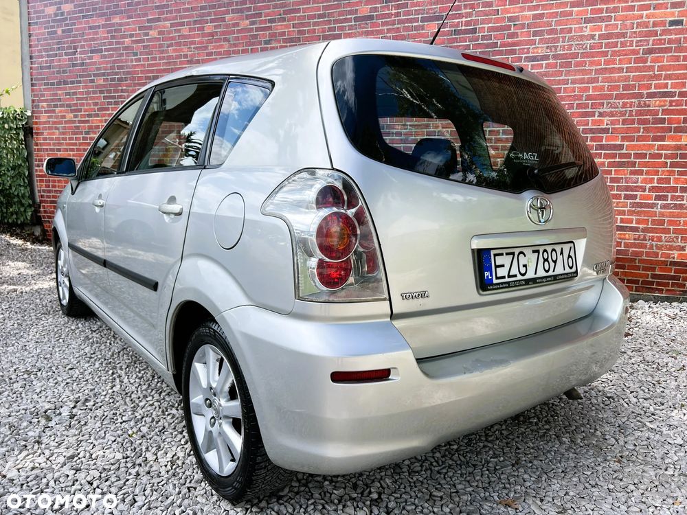 Toyota Corolla Verso - 4