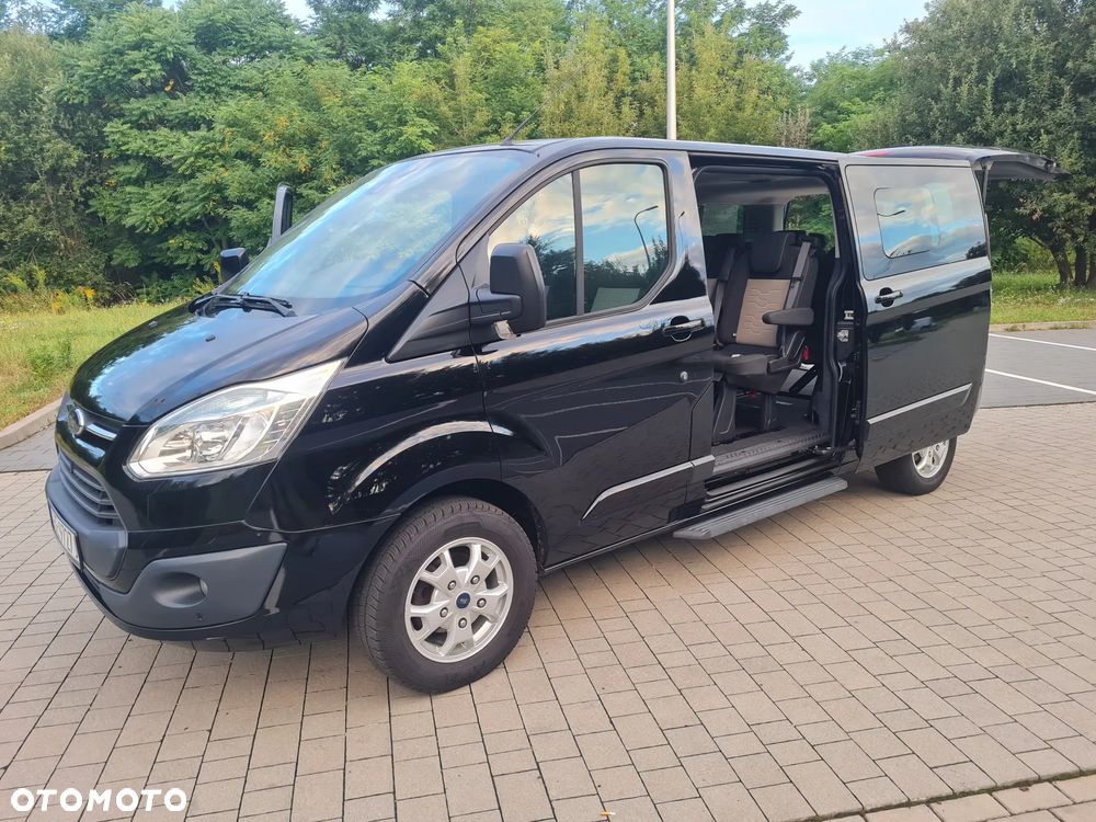 Ford Tourneo Custom - 1