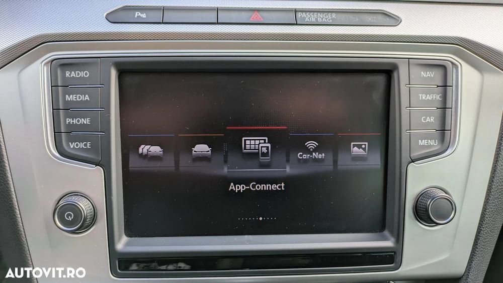 Volkswagen Passat Variant 2.0 TDI DSG Comfortline - 25