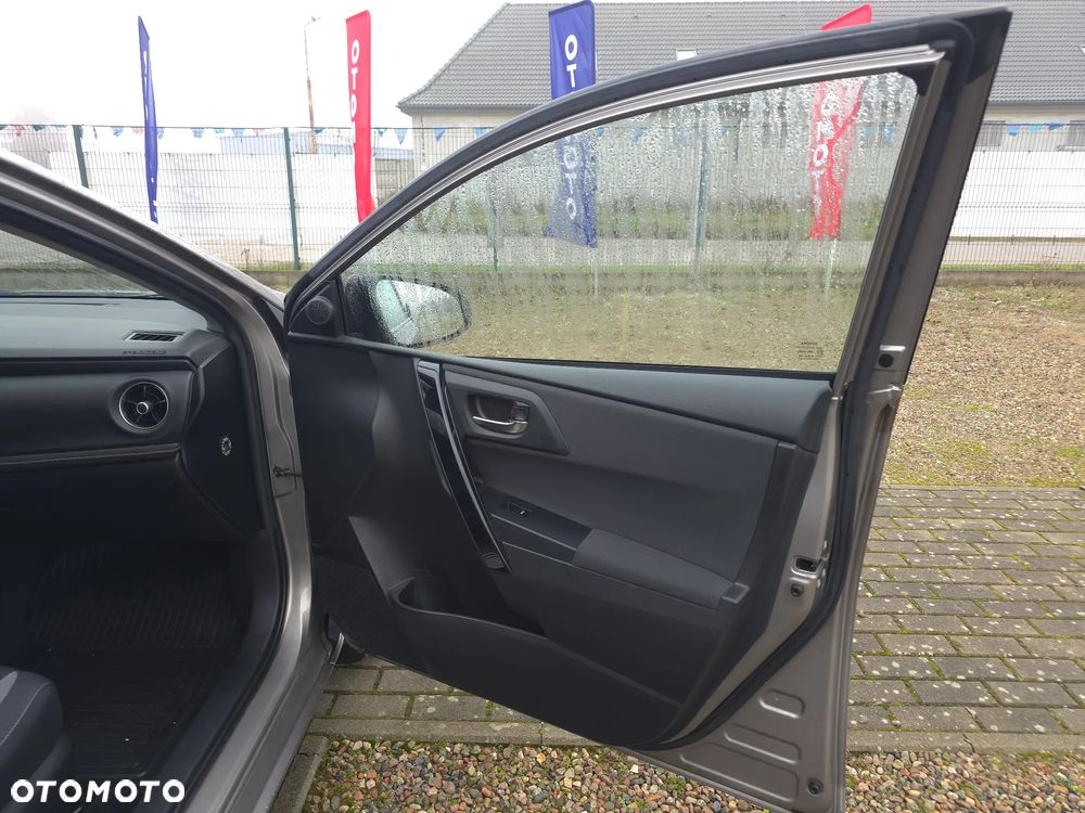 Toyota Auris - 14