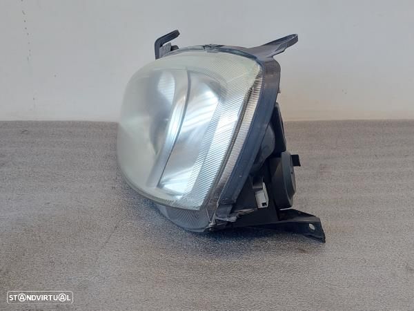 Otica / Farol Esq Opel Corsa C (X01) - 3