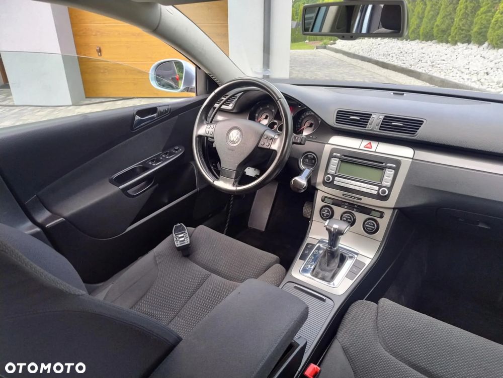 Volkswagen Passat 2.0 TDI Comfortline DSG - 25