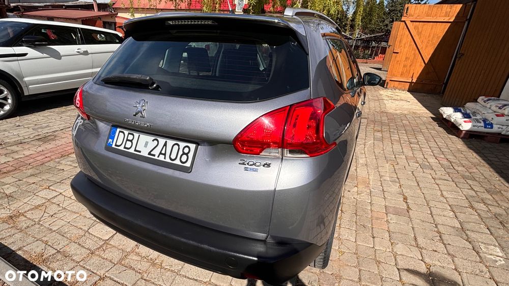 Peugeot 2008 1.6 e-HDi Allure S&S - 17