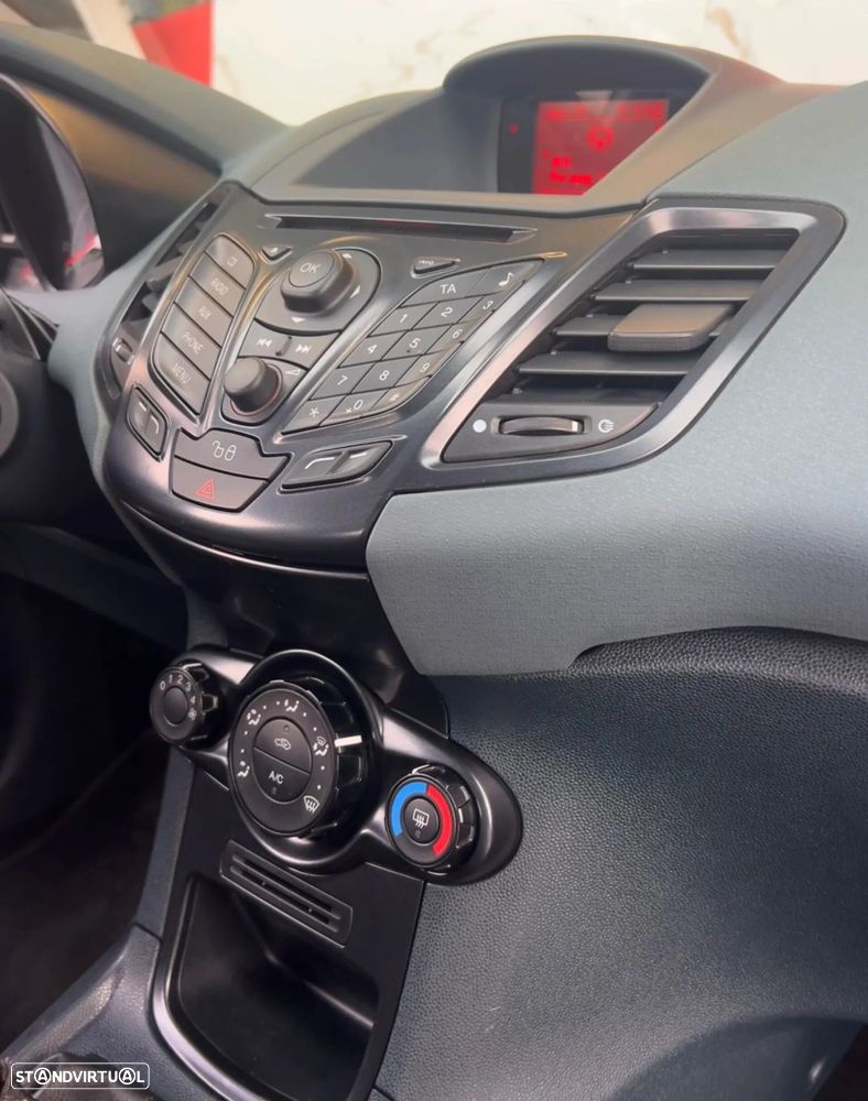 Ford fiesta - 7
