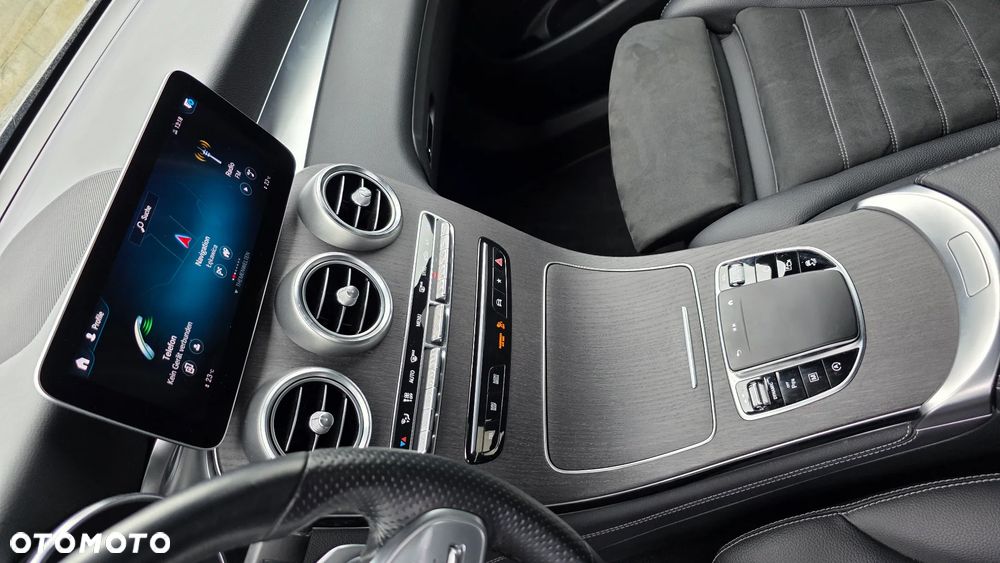 Mercedes-Benz GLC 300 d 4Matic 9G-TRONIC AMG Line - 19