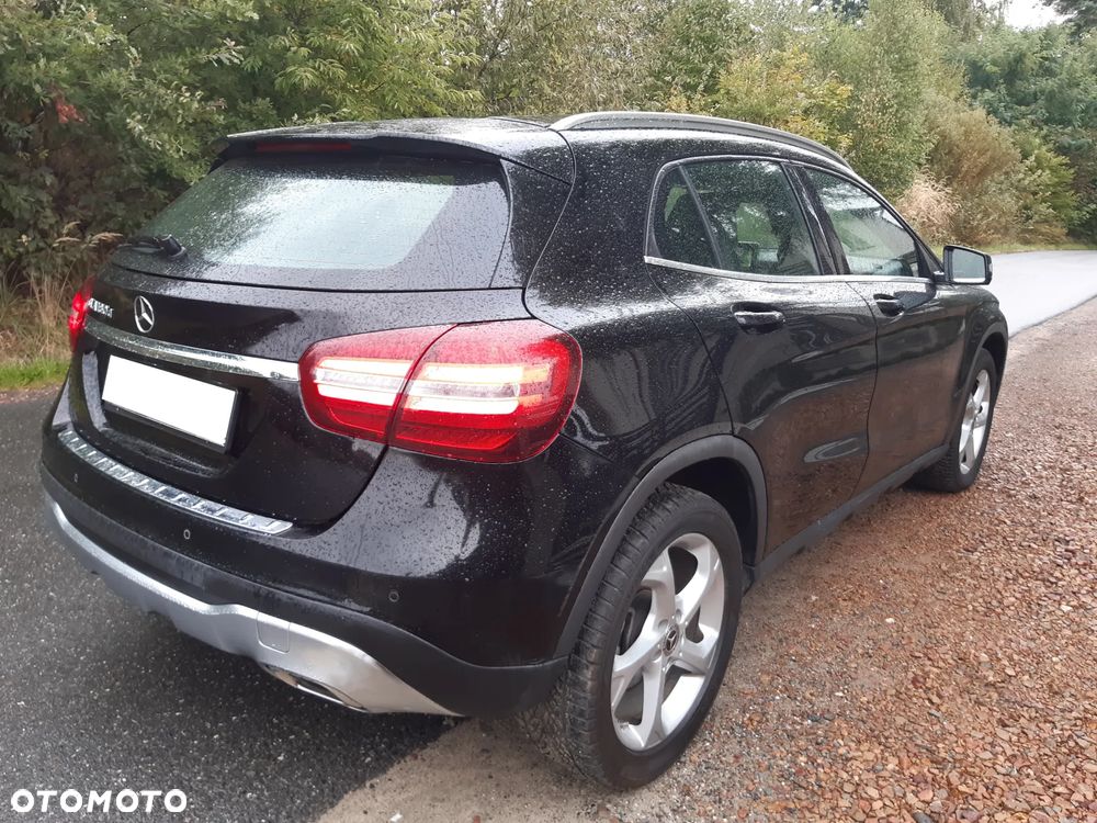 Mercedes-Benz GLA 180 d Activity Edition - 2