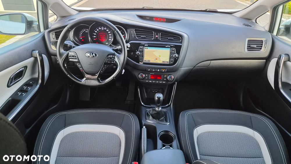 Kia Ceed 1.6 GDI Platinum Edition - 6