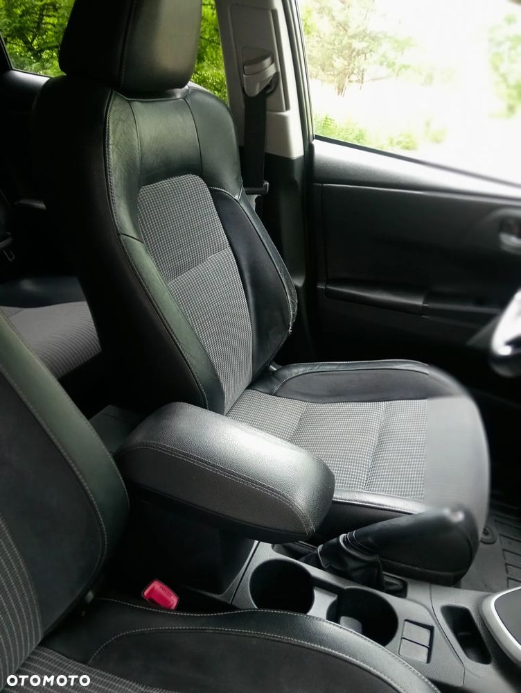 Toyota Auris - 32