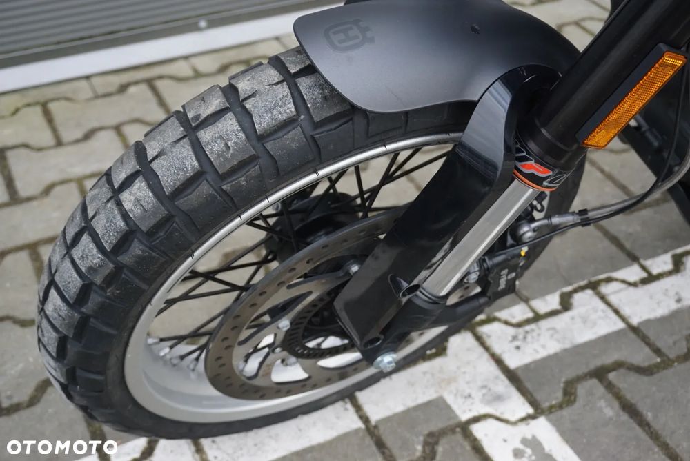 Husqvarna Svartpilen - 19