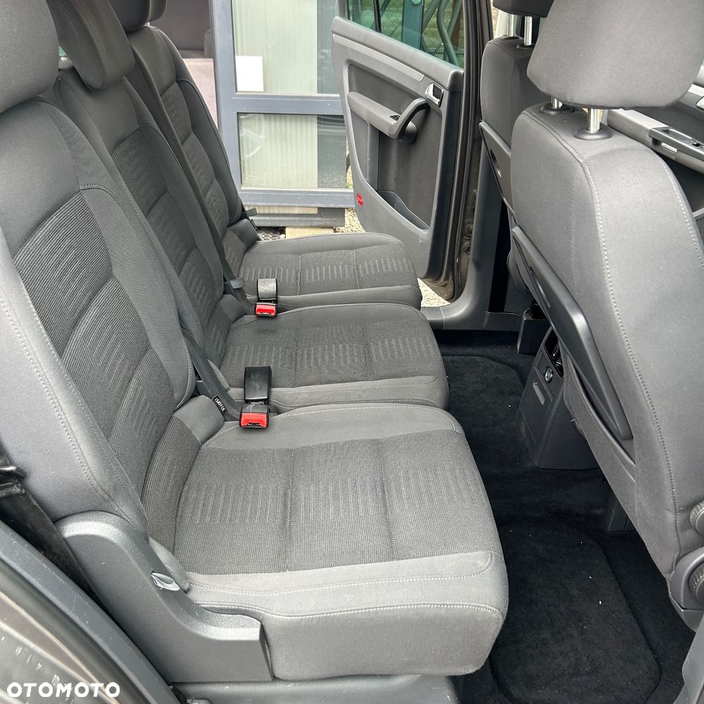 Volkswagen Touran 2.0 TDI DPF Highline - 20