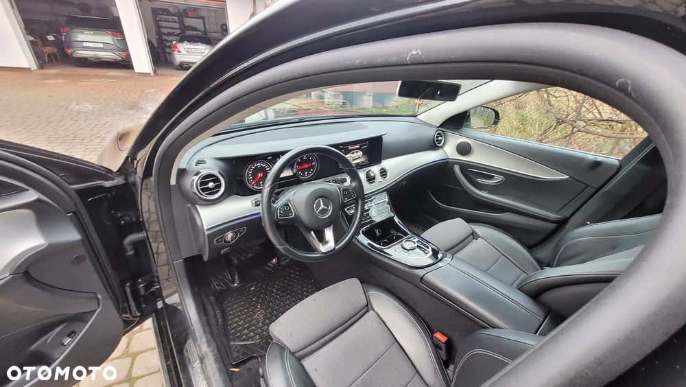Mercedes-Benz Klasa E 220 d 9G-TRONIC - 9