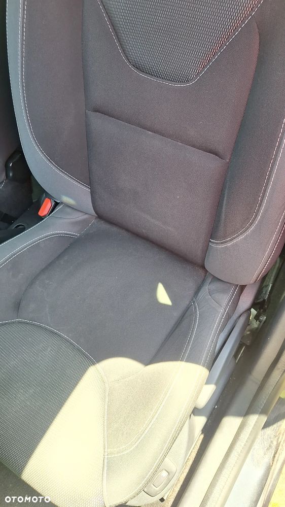 Renault Clio - 11