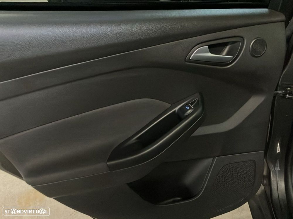 Ford Focus 1.0 EcoBoost Titanium - 20