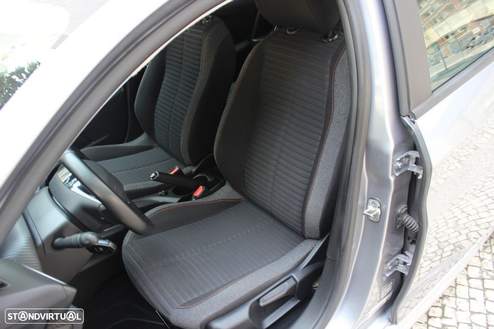 Peugeot 208 1.2 PureTech Active - 12