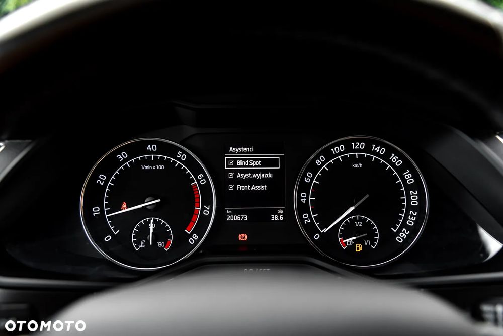 Skoda Superb 1.8 TSI DSG Ambition - 39