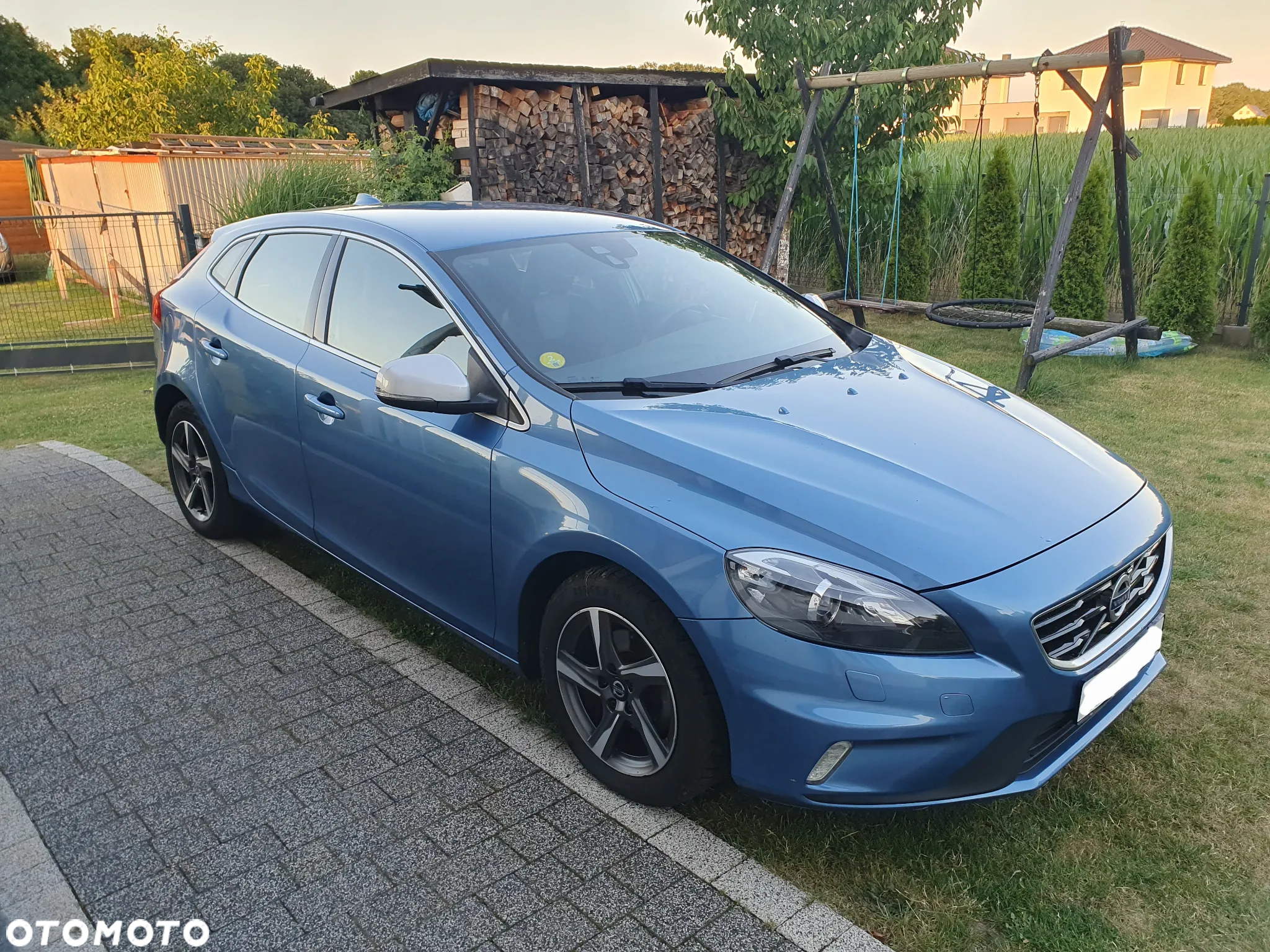 Volvo V40 D2 Drive-E R-Design Kinetic - 2