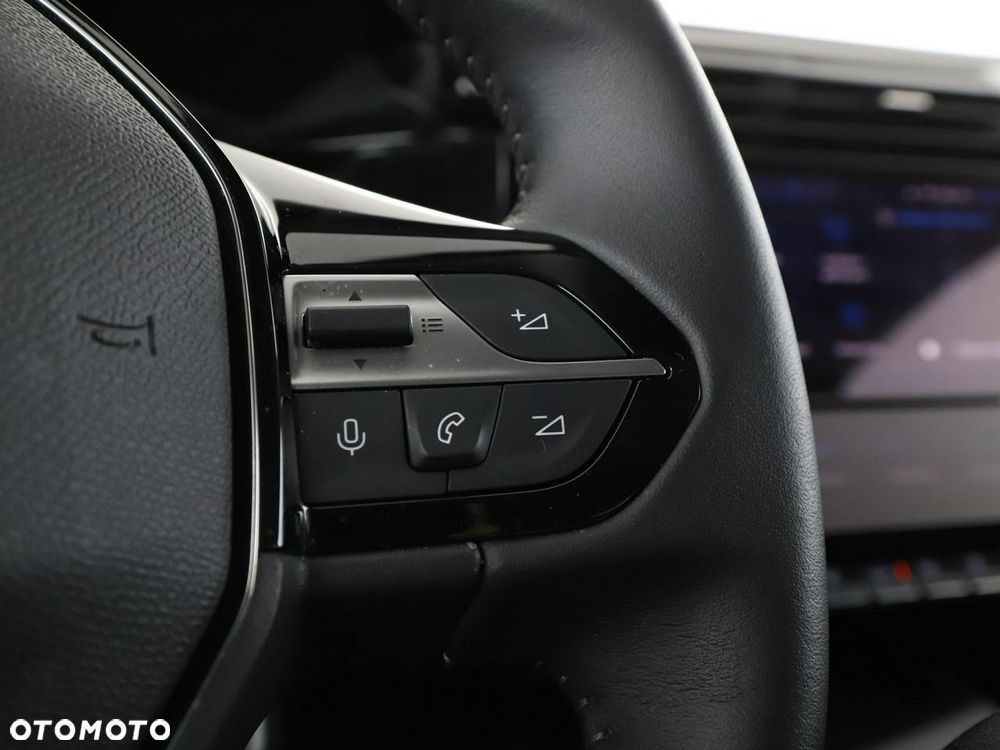 Peugeot 408 1.6 Plug-In Hybrid 225 Allure Pack EAT8 - 33