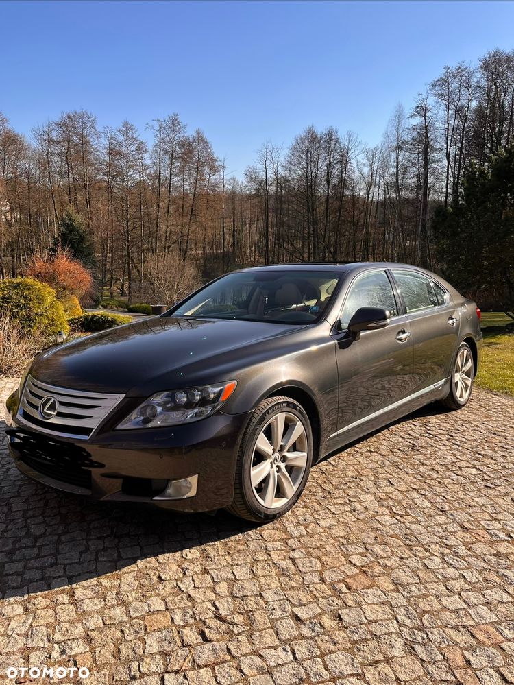 Lexus LS - 4