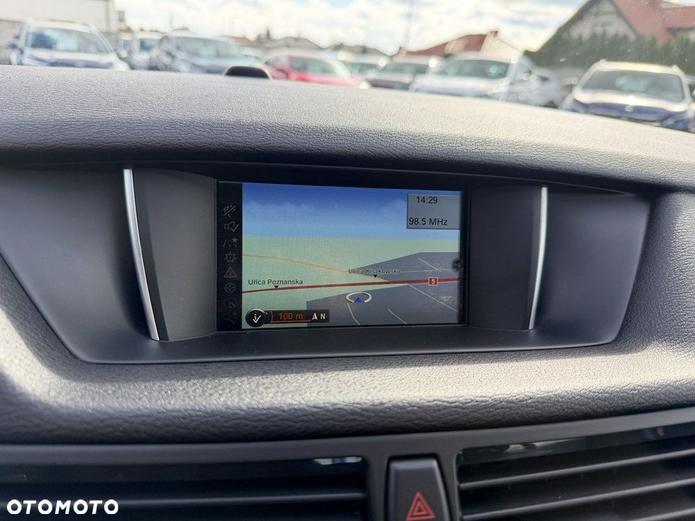 BMW X1 sDrive18d xLine - 26