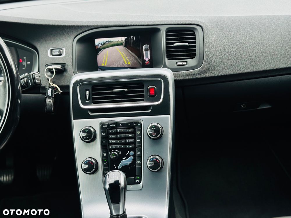 Volvo V60 D2 Drive-E R-Design Kinetic - 17
