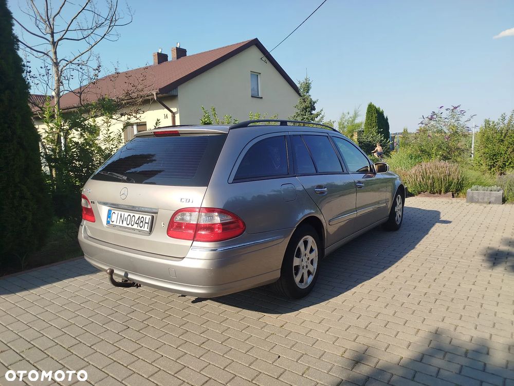 Mercedes-Benz Klasa E 220 CDI T Elegance - 23