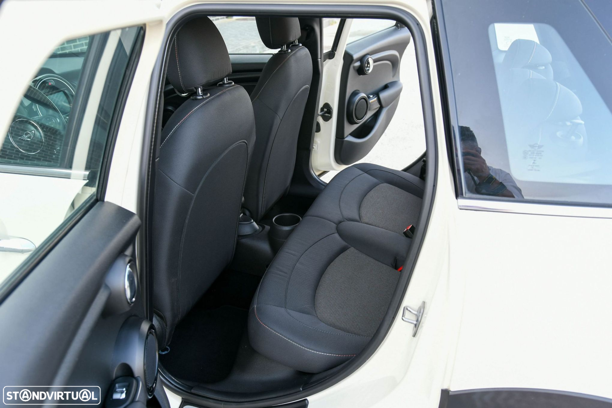 MINI 5 Portas Cooper D - 19