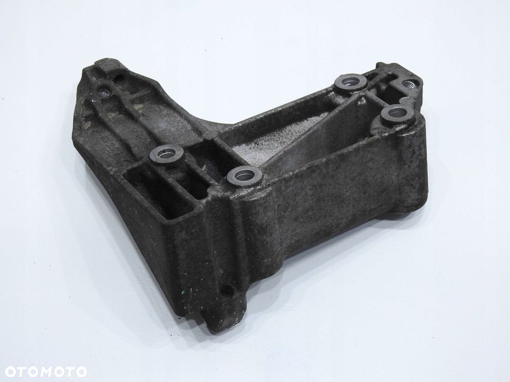 ŁAPA MOCOWANIE SPRĘŻARKI BMW E90 E91 2.0 - 6