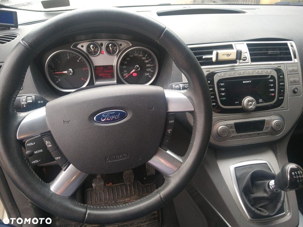 Ford Kuga 2.0 TDCi Titanium FWD - 8