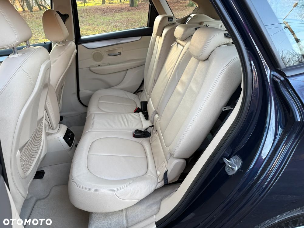 BMW Seria 2 216d Luxury Line - 16