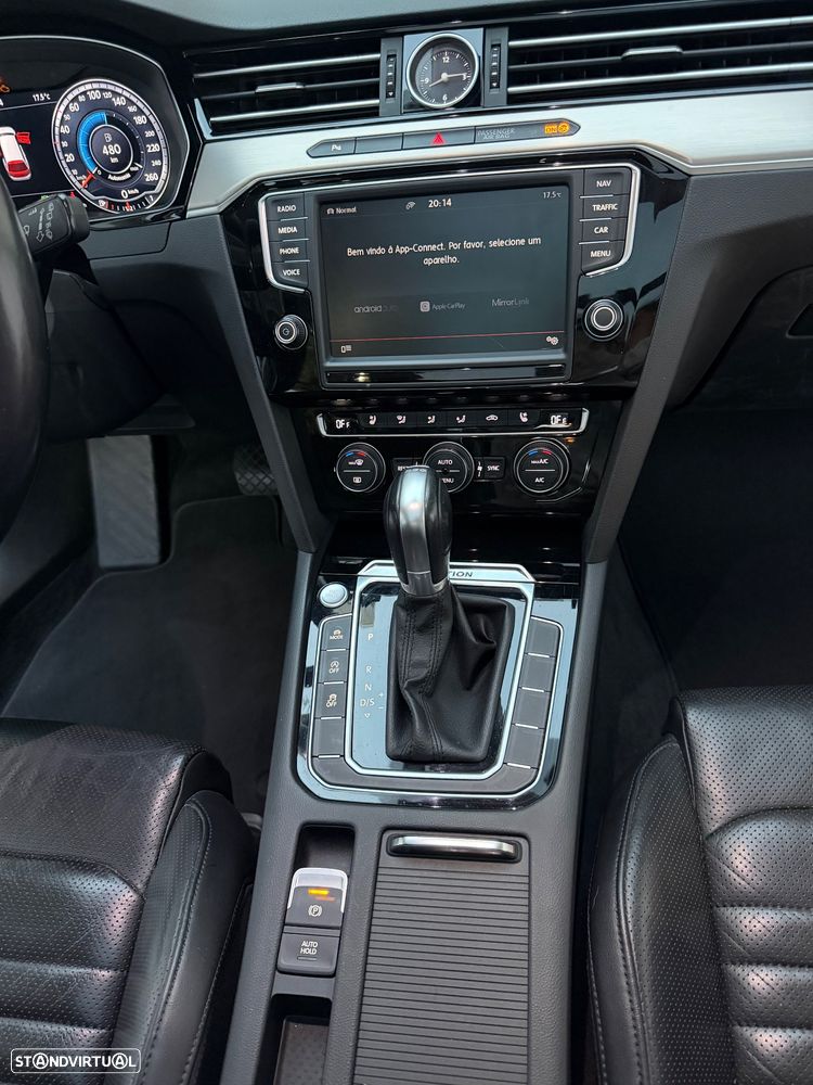 VW Passat Variant 2.0 TDI Highline DSG 4Motion - 31