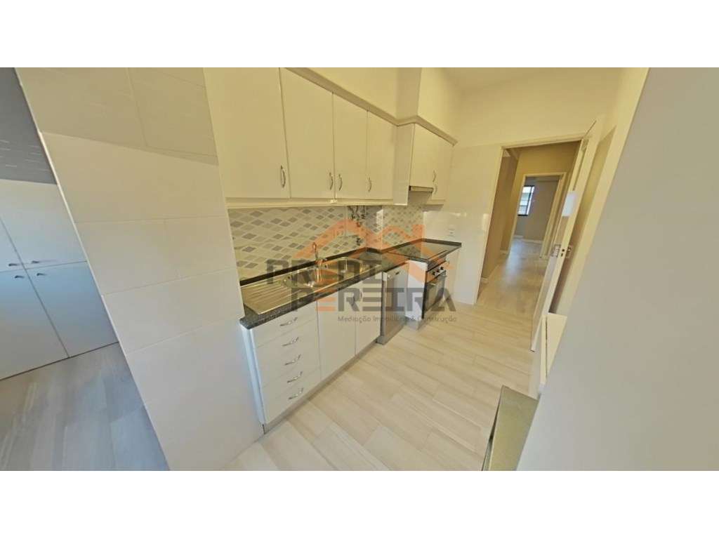 EXCLUSIVO PREDIPEREIRA!
T3 remodelado, situado na Póvoa de Santo A... - Grande imagem: 5/27