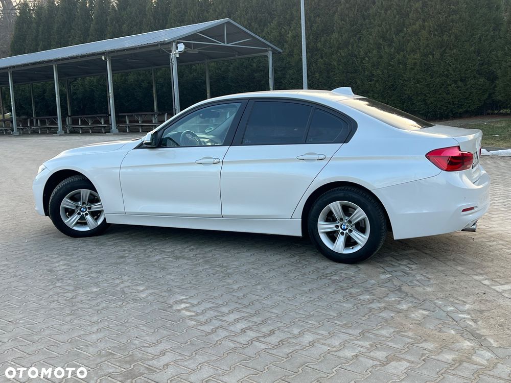 BMW Seria 3 318i - 22