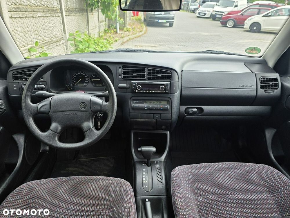 Volkswagen Golf 2.0 GL - 13