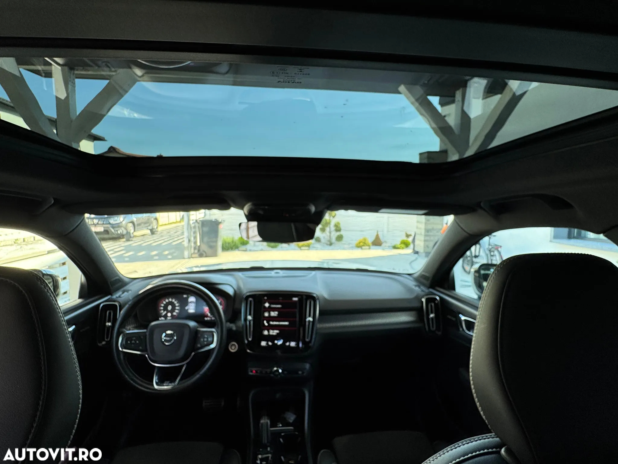 Volvo XC 40 D4 AWD R-Design - 16