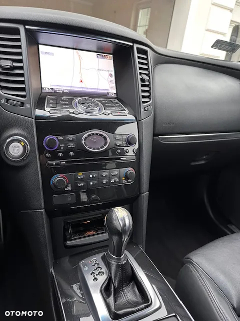 Infiniti FX - 27