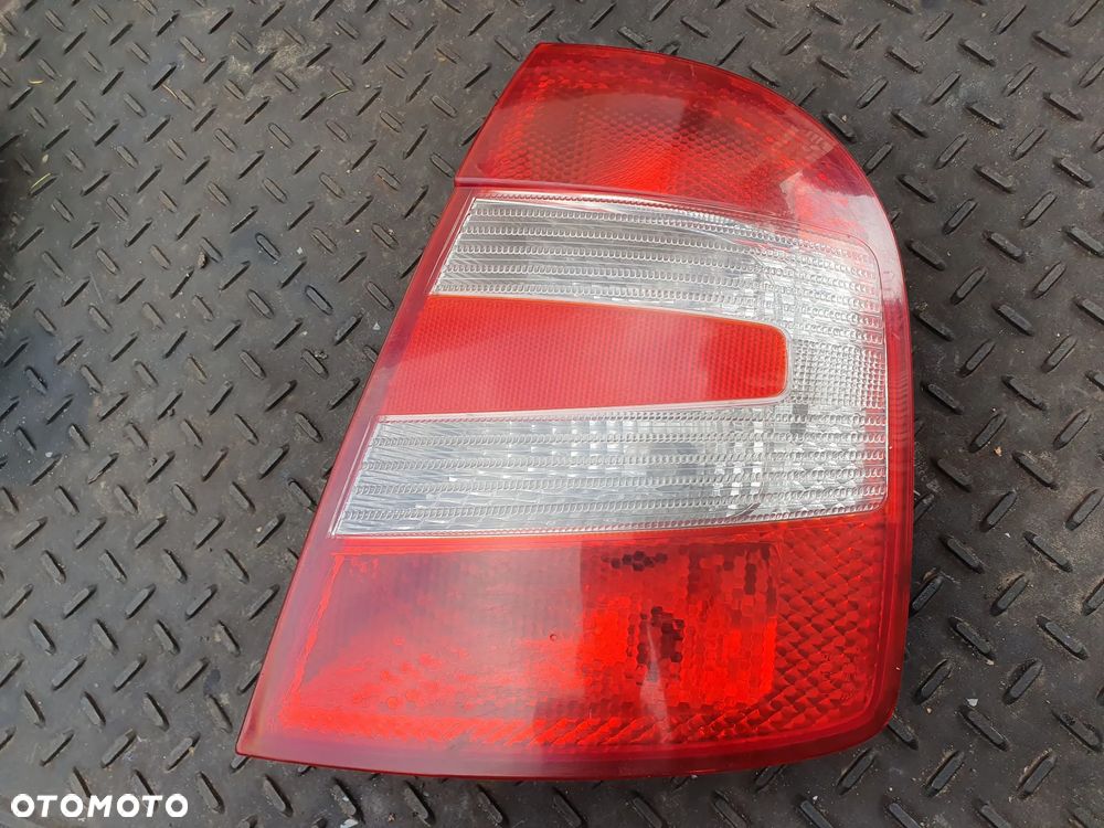 SKODA FABIA 04-07 LIFT HB LAMPA PRAWY TYŁ PRAWA TYLNA 6Y6945112B EUROPA + WTYCZKA INSTALACJA POSIADAM 2 SZT - 7
