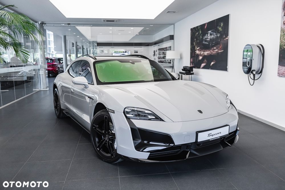 Porsche Taycan - 14