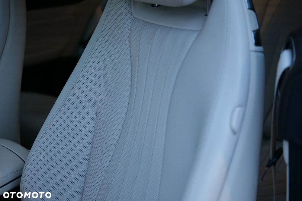 Mercedes-Benz Klasa E - 9