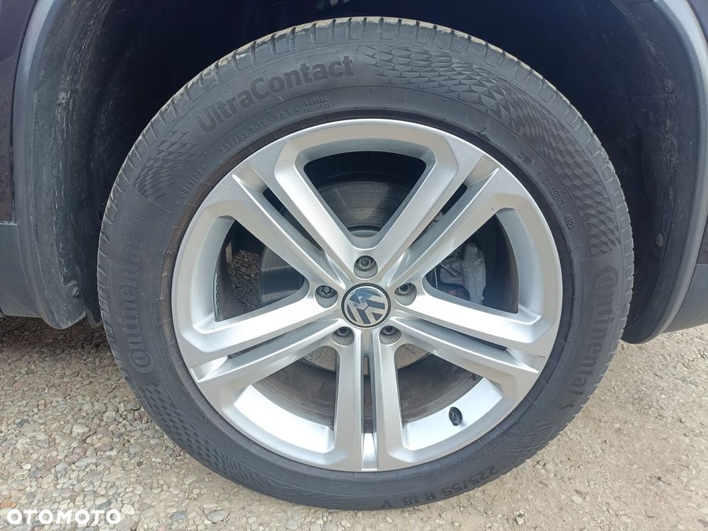 Volkswagen Tiguan 2.0 TDI DPF BlueMotion Technology Lounge Sport & Style - 22