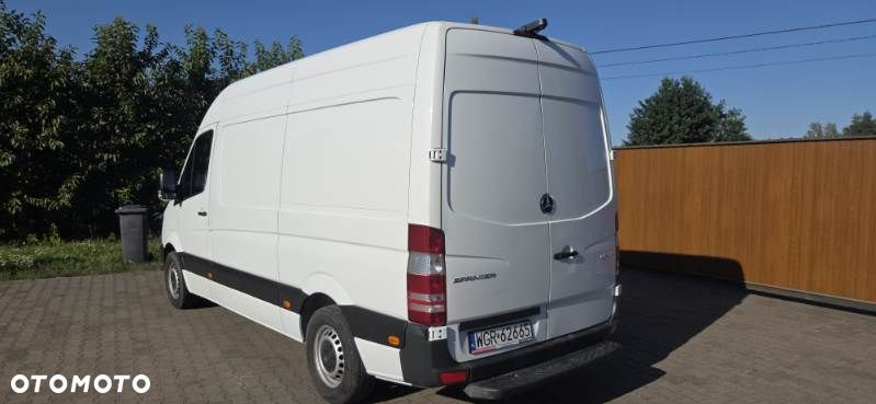 Mercedes-Benz Sprinter - 2