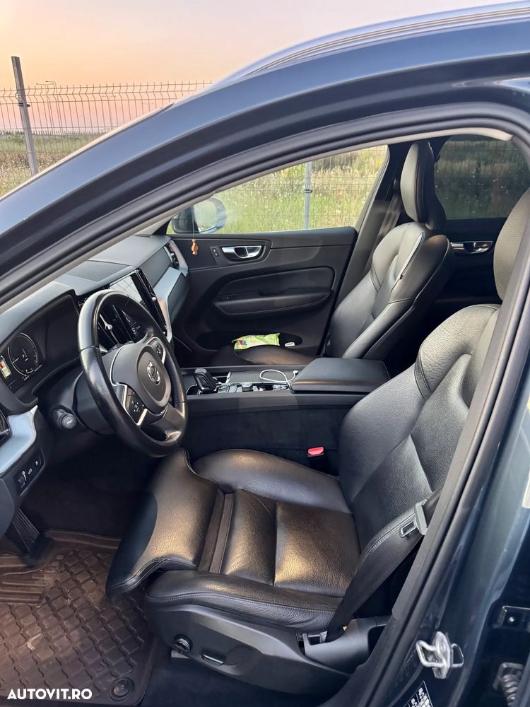 Volvo XC 60 T8 Twin Engine AWD Momentum - 11