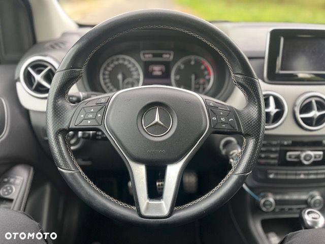 Mercedes-Benz Klasa B 180 d BlueEFFICIENCY Edition Style - 23