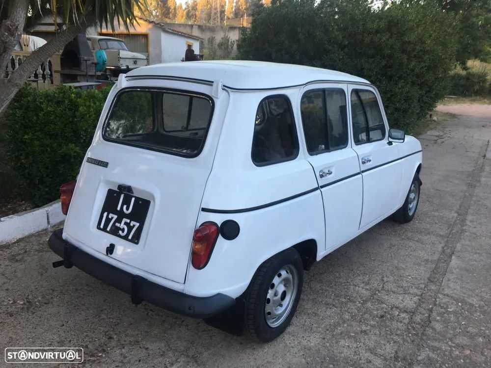 Renault 4 - 4