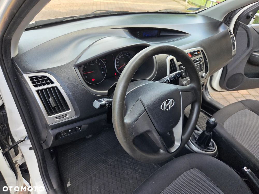 Hyundai i20 - 11