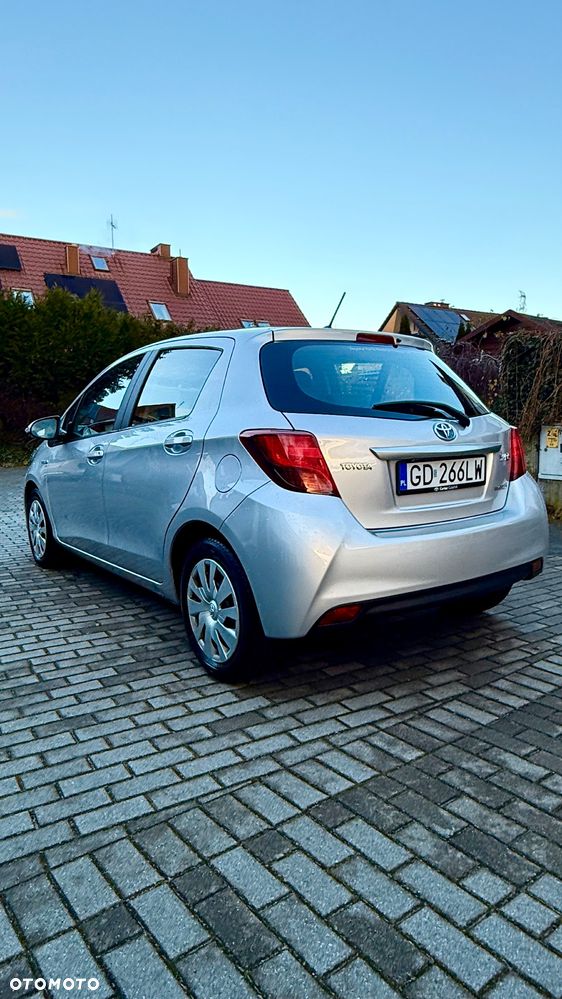 Toyota Yaris Hybrid 100 Premium - 5