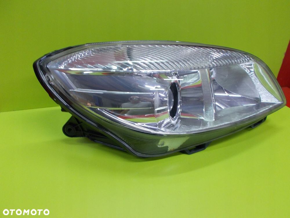 SKODA FABIA II ROOMSTER 06-10 LAMPA PRAWA PRZÓD PRZEDNIA SOCZEWKA - 3