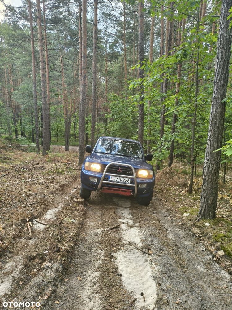 Mitsubishi Pajero - 4