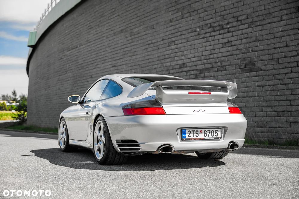 Porsche 911 GT2 - 12